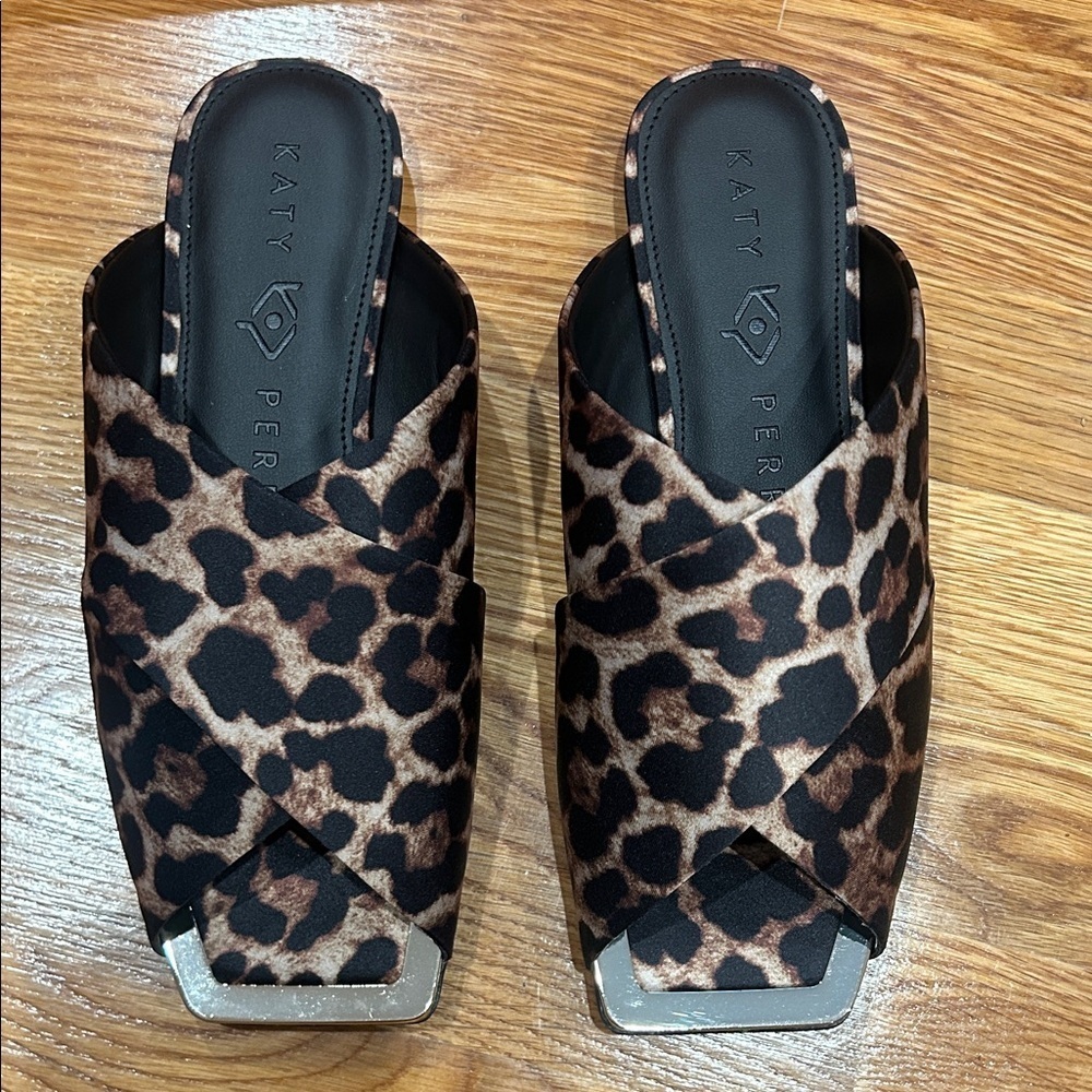 Katy Perry Collections Leopard Print cross over check in slide Satin Sandals 8.5 - Picture 2 of 10